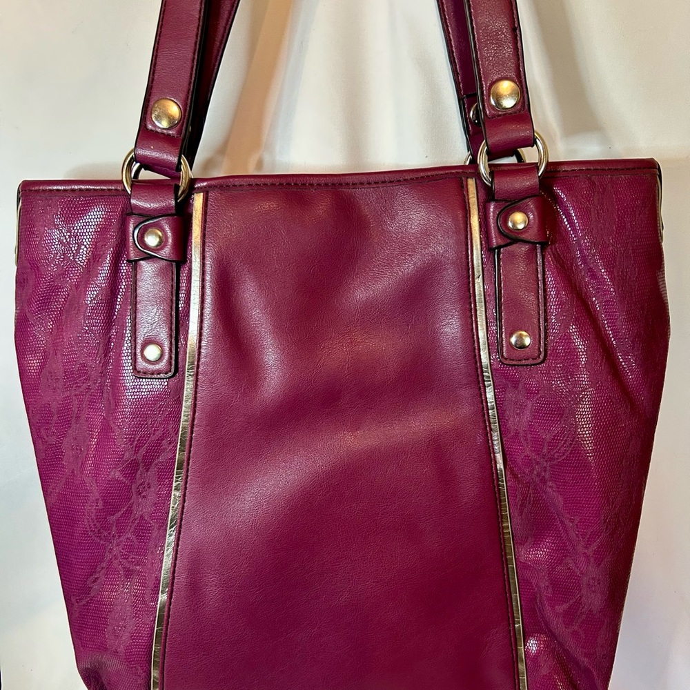 Vintage Relic Shoulder Bag ~ Eggplant/Silver - Picture 5 of 13